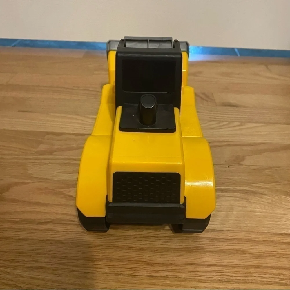 Caterpillar Job Site Machine Wheel Loader Moving Button Activated Up and Down